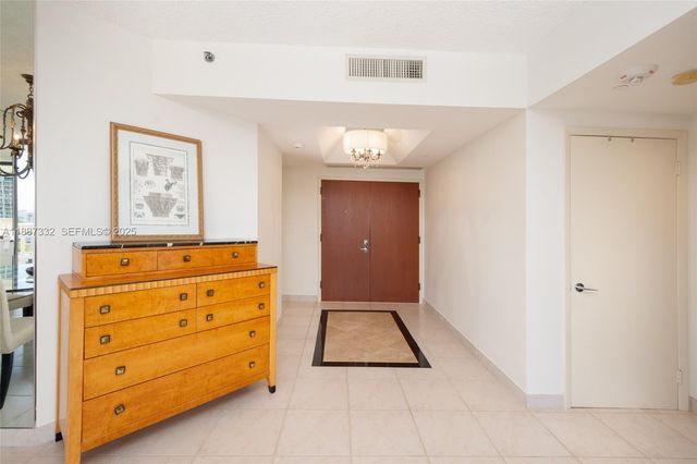 2000 Island Boulevard 1002, Aventura, FL 33160