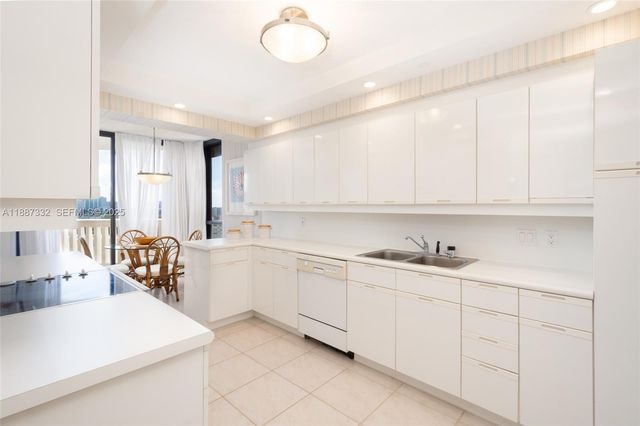 2000 Island Boulevard 1002, Aventura, FL 33160