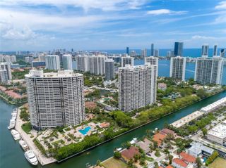 2000 Island Boulevard 1002, Aventura, FL 33160