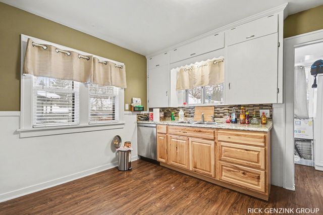 2303 Beverly Avenue SW, Wyoming, MI 49519