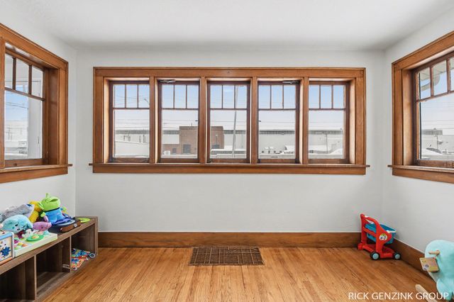 2303 Beverly Avenue SW, Wyoming, MI 49519