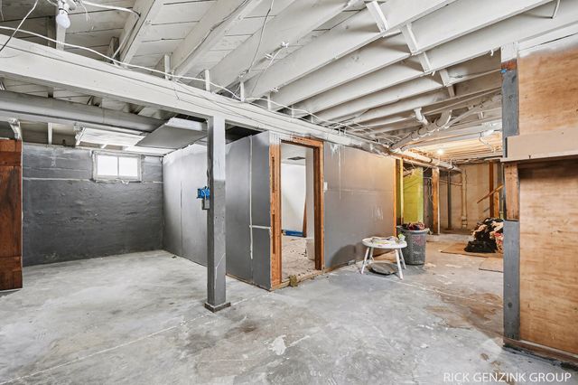 2303 Beverly Avenue SW, Wyoming, MI 49519