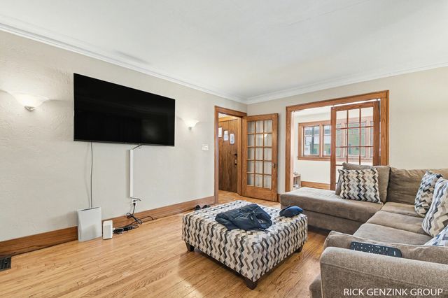 2303 Beverly Avenue SW, Wyoming, MI 49519