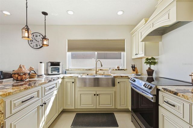 6415 WINDWOOD COURT, Tampa, FL 33634