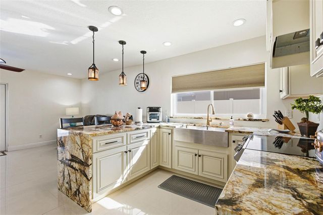 6415 WINDWOOD COURT, Tampa, FL 33634