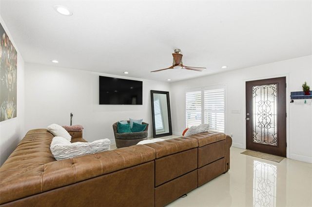 6415 WINDWOOD COURT, Tampa, FL 33634