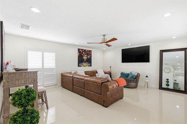 6415 WINDWOOD COURT, Tampa, FL 33634