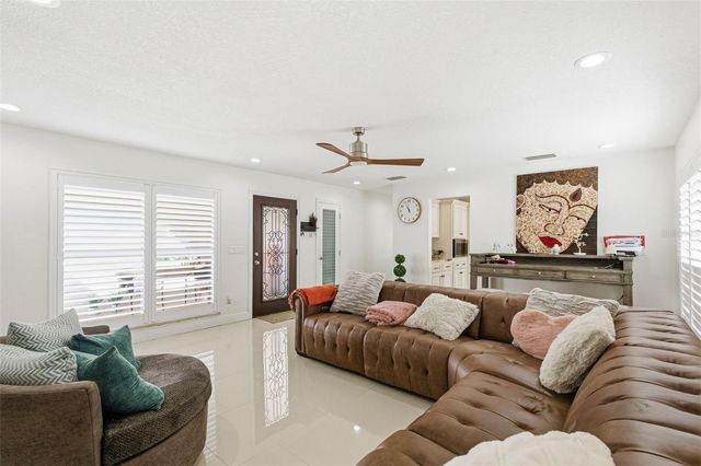 6415 WINDWOOD COURT, Tampa, FL 33634