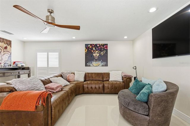 6415 WINDWOOD COURT, Tampa, FL 33634