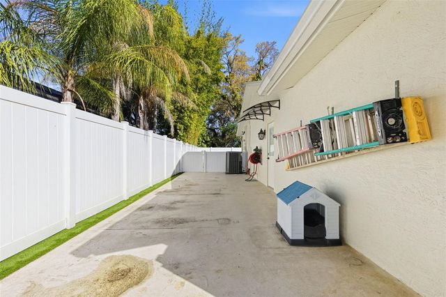 6415 WINDWOOD COURT, Tampa, FL 33634