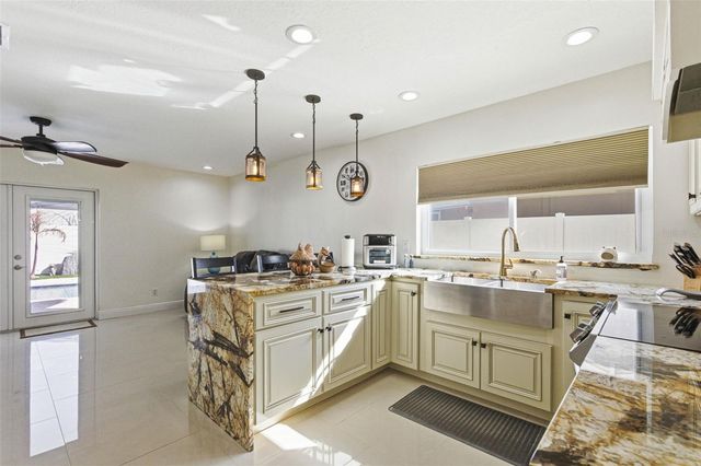 6415 WINDWOOD COURT, Tampa, FL 33634