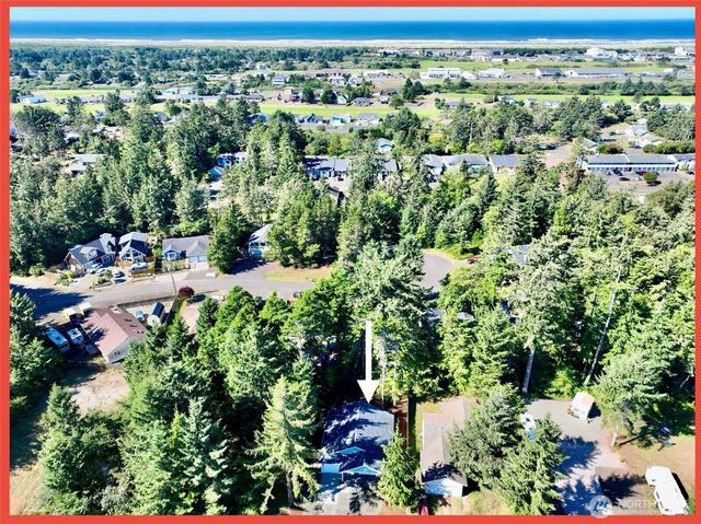 611 Weatherwax Loop NE, Ocean Shores, WA 98569