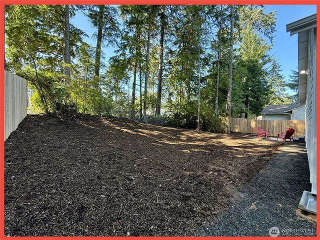 611 Weatherwax Loop NE, Ocean Shores, WA 98569