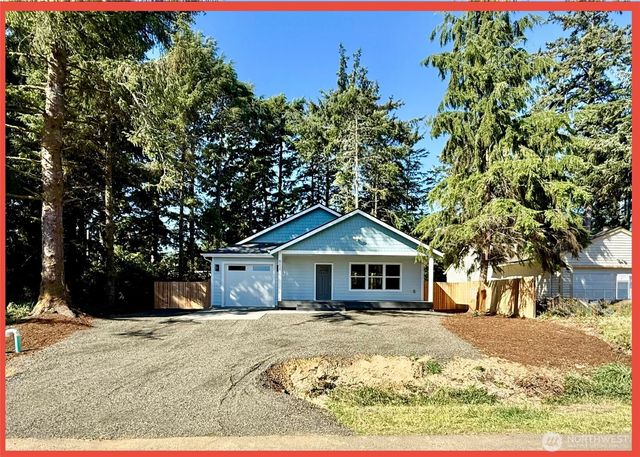 611 Weatherwax Loop NE, Ocean Shores, WA 98569