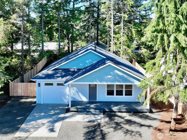 611 Weatherwax Loop NE, Ocean Shores, WA 98569