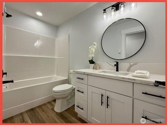 611 Weatherwax Loop NE, Ocean Shores, WA 98569