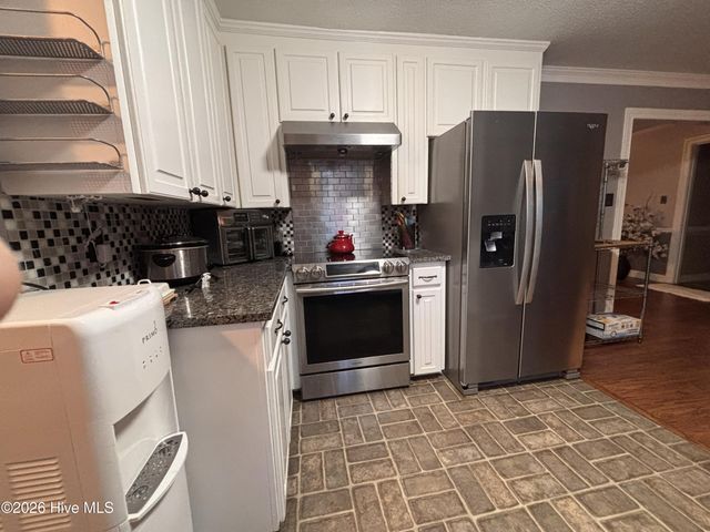 2485 Pine Knoll Drive, Kinston, NC 28504