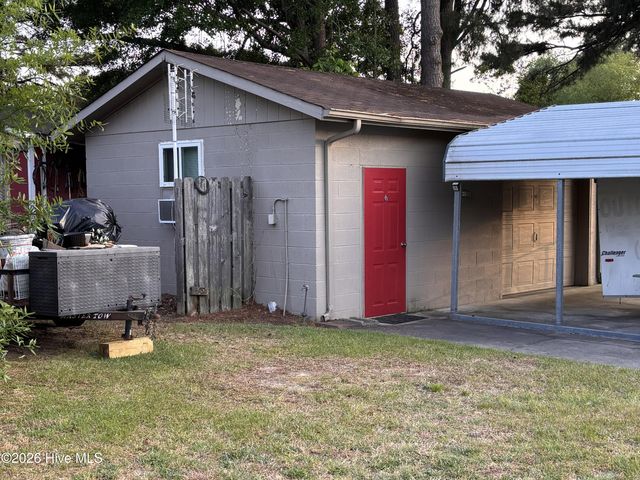 2485 Pine Knoll Drive, Kinston, NC 28504