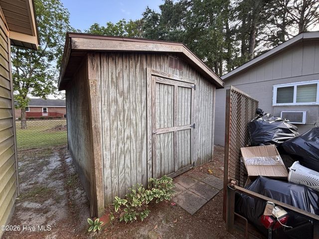 2485 Pine Knoll Drive, Kinston, NC 28504