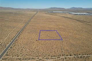 35 Gustine Street, Apple Valley, CA 92307