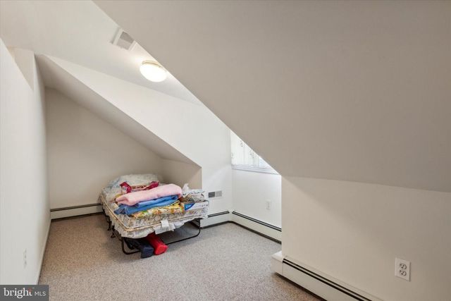 28 GROVE AVE, Flourtown, PA 19031