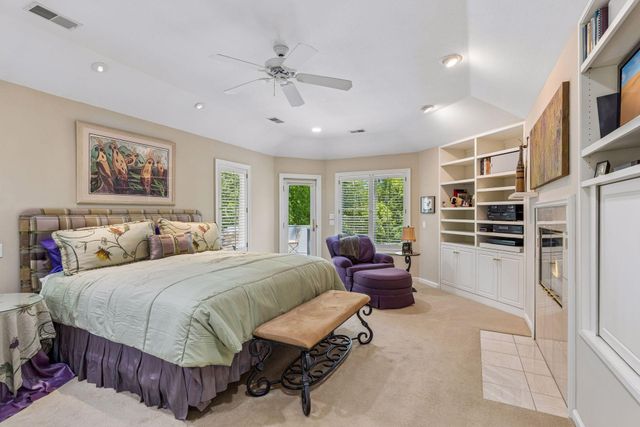 689 Brookside Lane, Mendota Heights, MN 55118