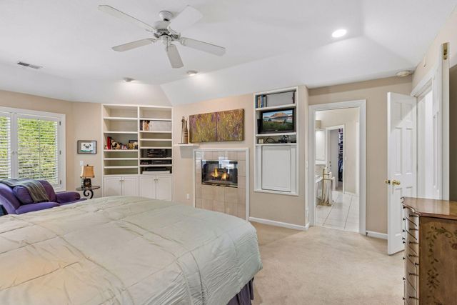 689 Brookside Lane, Mendota Heights, MN 55118