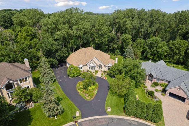 689 Brookside Lane, Mendota Heights, MN 55118