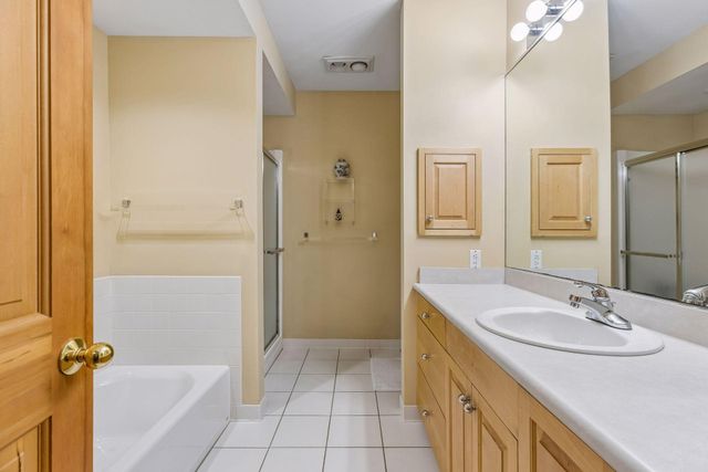 689 Brookside Lane, Mendota Heights, MN 55118