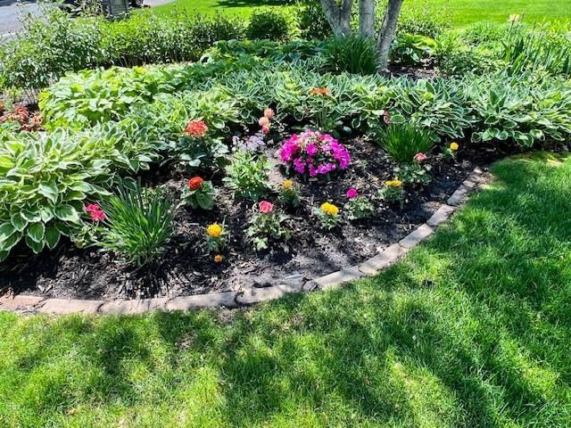 689 Brookside Lane, Mendota Heights, MN 55118