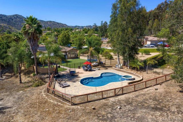 26138 Wyndemere, Escondido, CA 92026