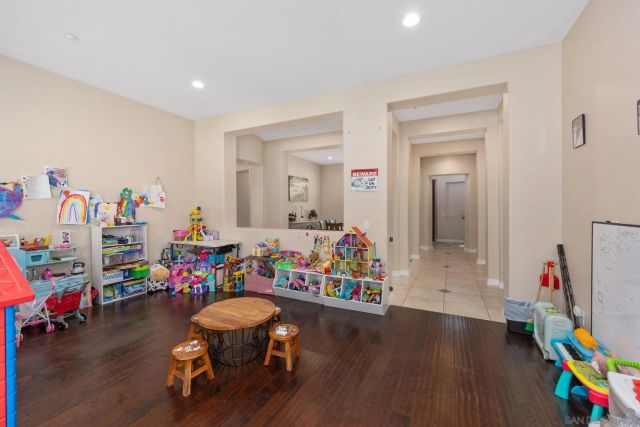 26138 Wyndemere, Escondido, CA 92026