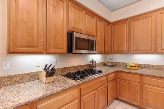 26138 Wyndemere, Escondido, CA 92026