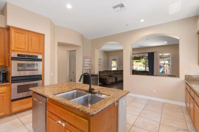 26138 Wyndemere, Escondido, CA 92026