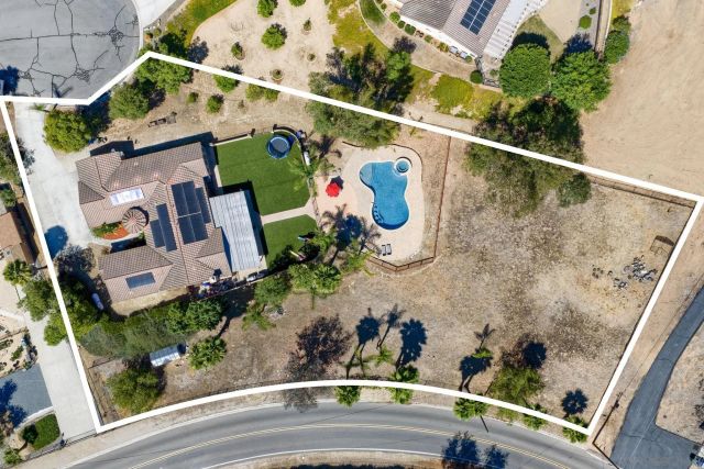 26138 Wyndemere, Escondido, CA 92026