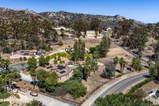 26138 Wyndemere, Escondido, CA 92026