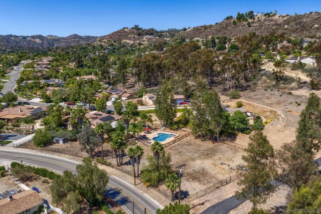 26138 Wyndemere, Escondido, CA 92026