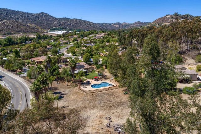 26138 Wyndemere, Escondido, CA 92026