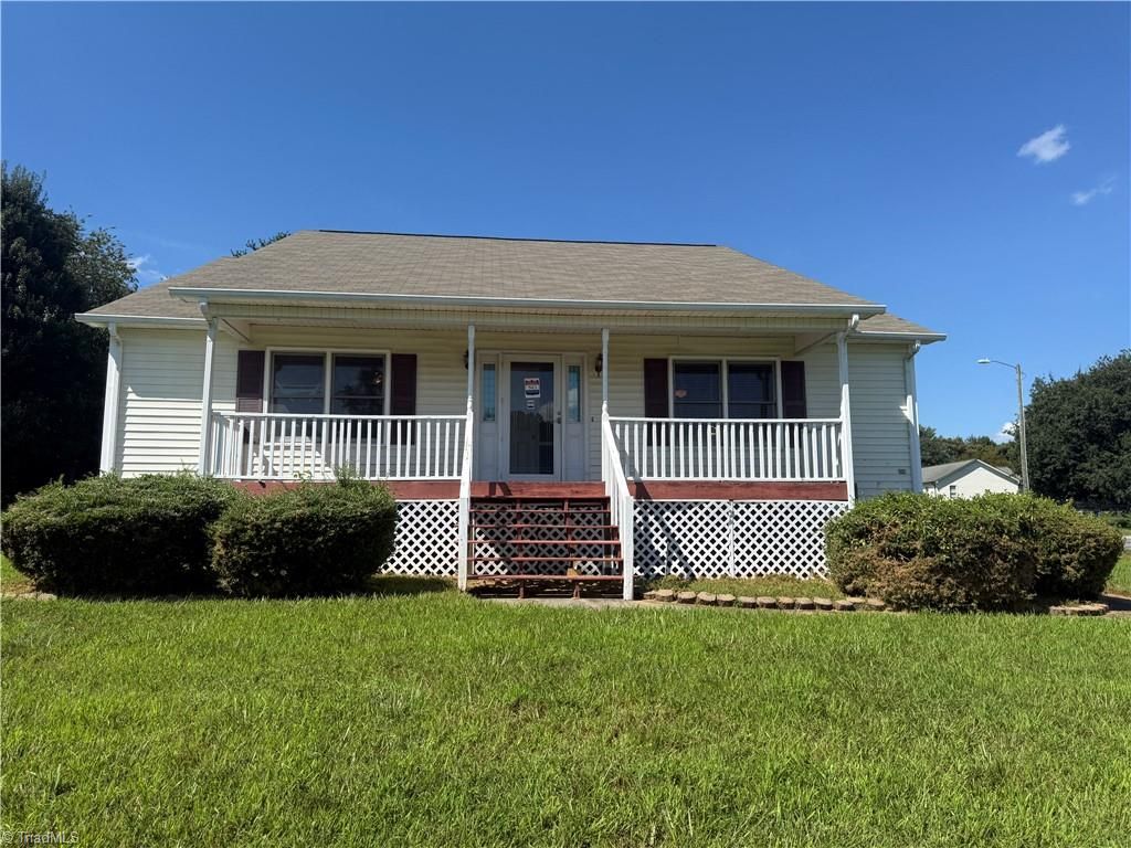 3853 Crusade Drive, Winston-salem, NC 27101