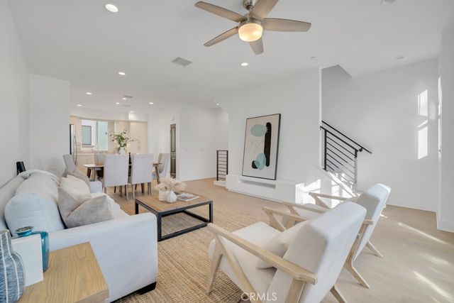 10832 W Riverton Court, Toluca Lake, CA 91602