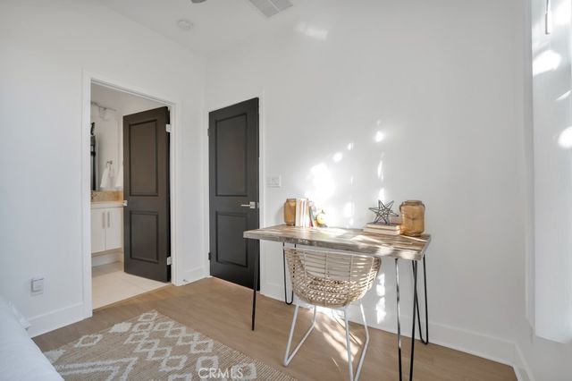 10832 W Riverton Court, Toluca Lake, CA 91602