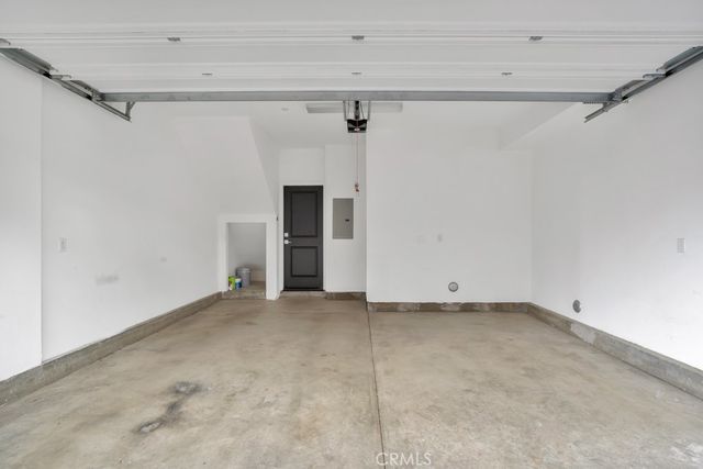 10832 W Riverton Court, Toluca Lake, CA 91602