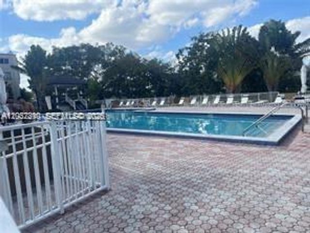 7775 SW 86th St F1-105, Miami, FL 33143