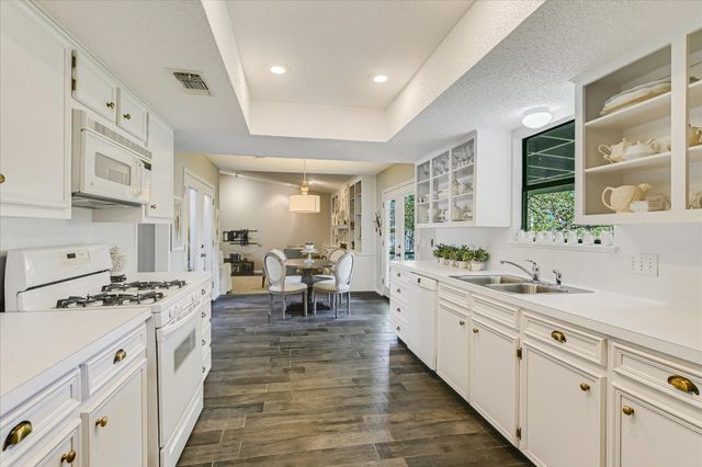 4110 Bluffridge DR, Austin, TX 78759