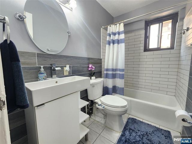 307 Prospect Avenue 4D, Hackensack, NJ 07601