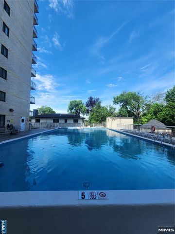 307 Prospect Avenue 4D, Hackensack, NJ 07601