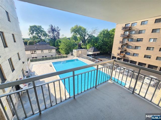 307 Prospect Avenue 4D, Hackensack, NJ 07601