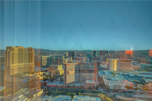 2000 North Fashion Show Drive 5906, Las Vegas, NV 89109