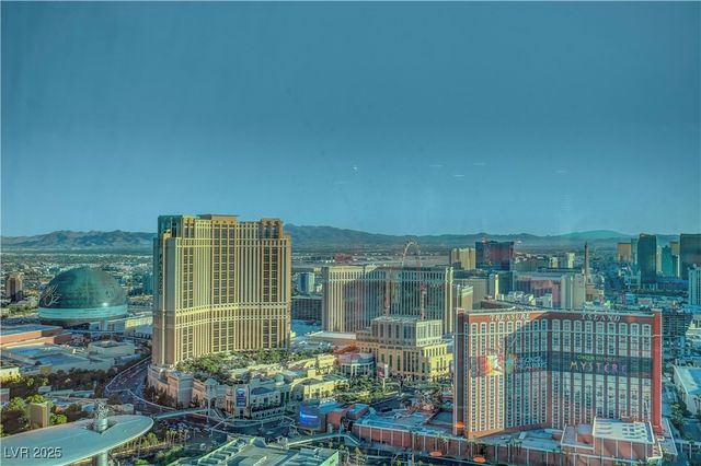 2000 North Fashion Show Drive 5906, Las Vegas, NV 89109