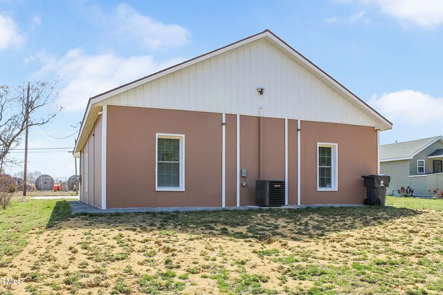 735 Alexander Avenue, Henderson, NC 27536